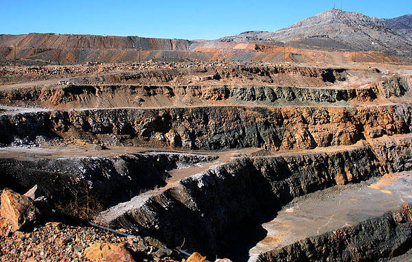 “美国想摆脱中国稀土还要十年，中国已造出多数美国芯片替代品”