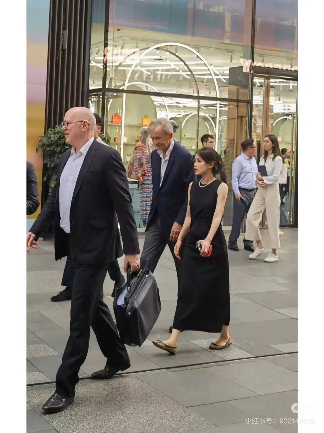 这个“女掌门”获晋升<strong></p>
<p>y币</strong>！她曾因陪同LVMH老板太古里巡店走红