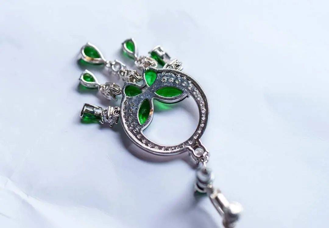 黄杨钿甜父母回应网络争议:“天价耳环”实际100多元<strong></p>
<p>比特儿服务器</strong>,别墅不是自家的,只是路过拍照