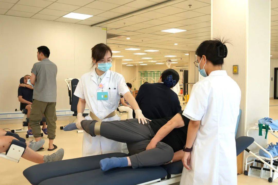 杭州32岁小伙每天打篮球到深夜<strong></p>
<p>比特派钱包</strong>,一查“韧带撕裂”!近期多人中招