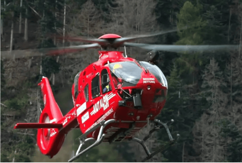 25岁中国翼装飞行者在意大利飞行时不幸撞上山壁遇难