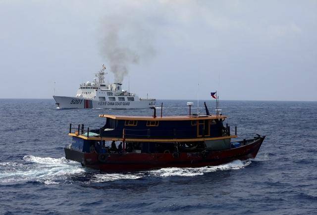 看见中国拖船到场<strong></p>
<p>bitpie比特派官网下载</strong>，菲律宾又划新红线，不许中方登上“坐滩”军舰