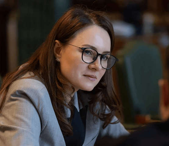 俄乌冲突爆发以来首次，乌政府：允许18至22岁男性公民不受限制离境