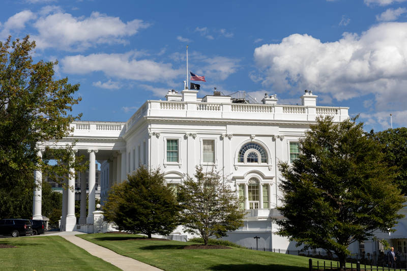 突发!23岁枪手向满是儿童的教堂开火致3死17伤<strong></p>
<p>比特派怎样使用教程</strong>,特朗普:全国降半旗志哀