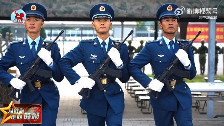 九三阅兵倒计时5天<strong></p>
<p>币安</strong>！空中梯队多型新机将首次受阅 队员练就“米秒不差”