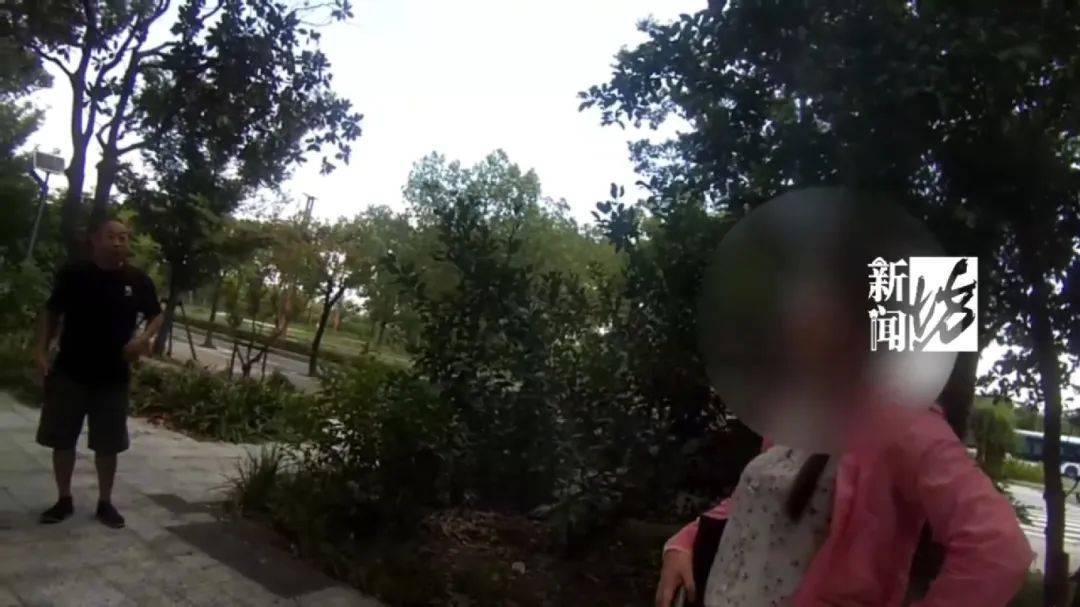 上海网约车司机报警<strong></p>
<p>币安</strong>！女乘客多次推搡民警：别多管闲事