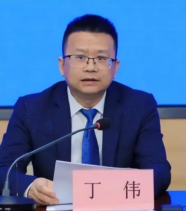 4位副市长履新<strong></p>
<p>币安</strong>,卸任两年后他再任此职