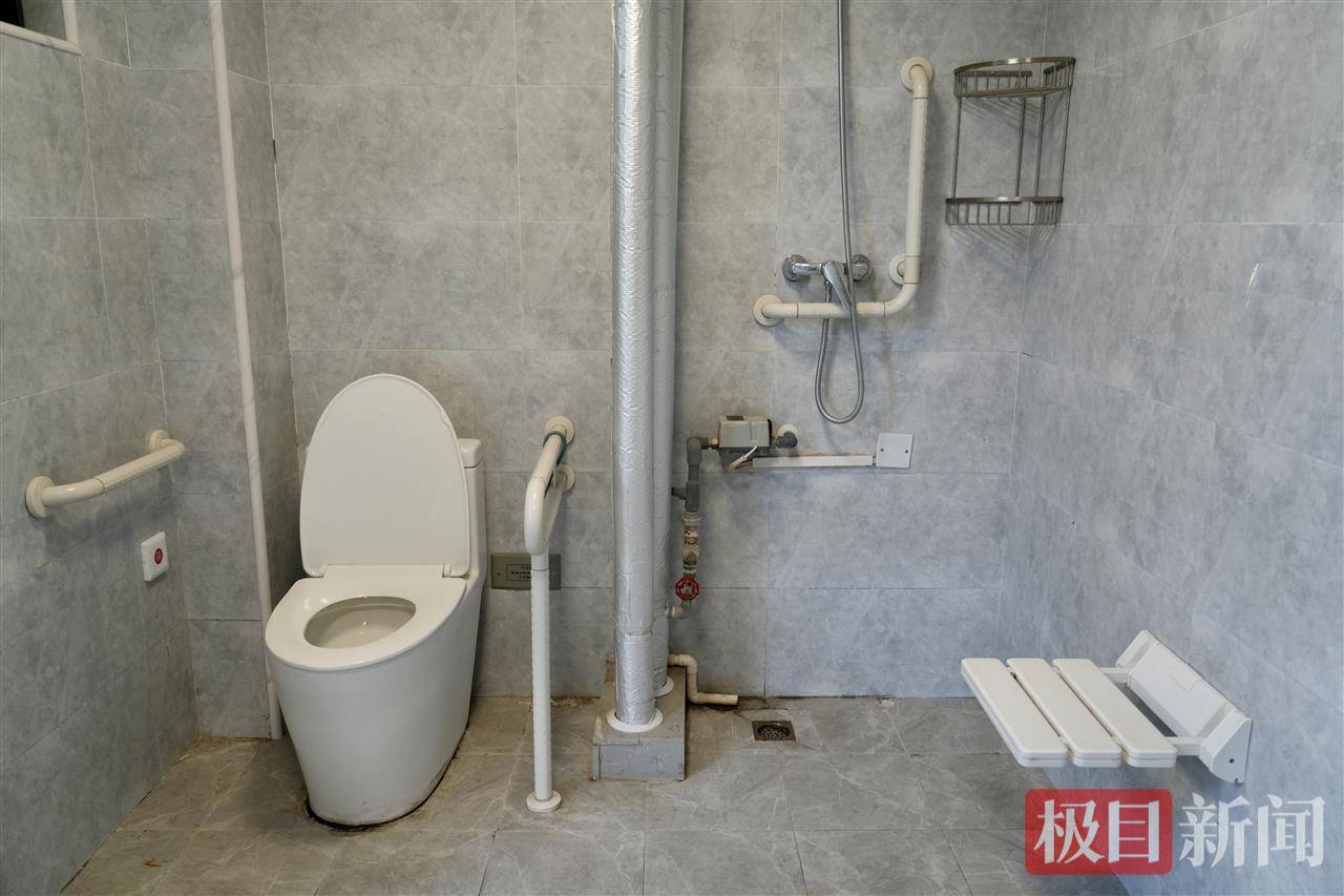 “玻璃娃娃”田艳青踏入武大校园!校方准备无障碍宿舍<strong></p>
<p>币安交易所</strong>,母亲能同寝陪读