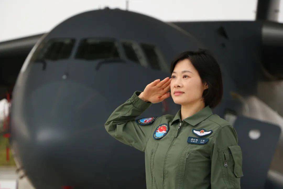 阅兵最帅女机长<strong></p>
<p>币安官网</strong>，是她！