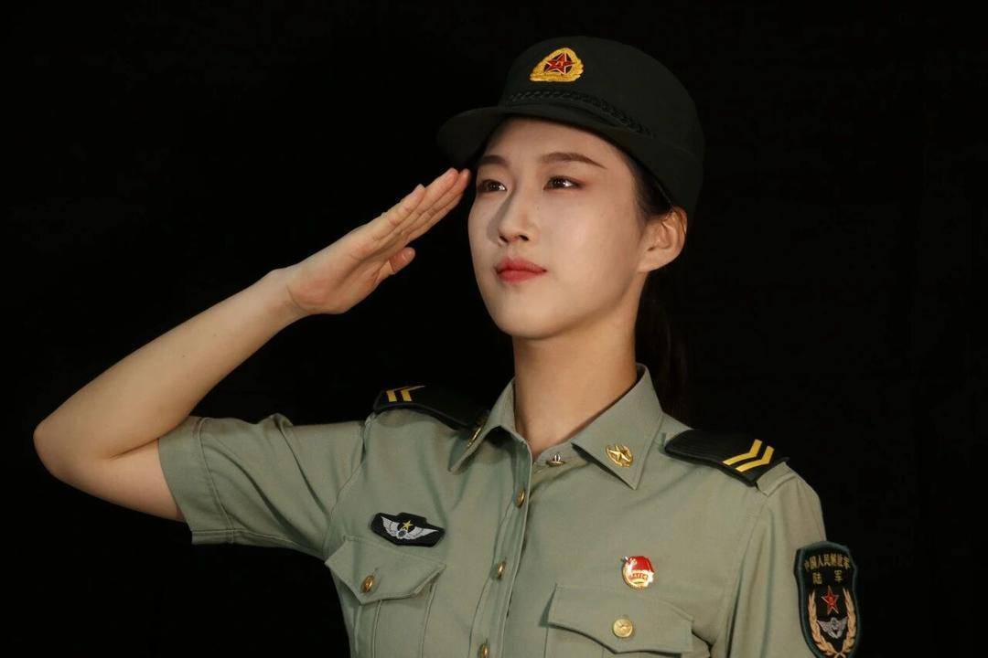 英姿飒爽！四川高校大四女生<strong></p>
<p>币安app下载</strong>，亮相九三阅兵方队