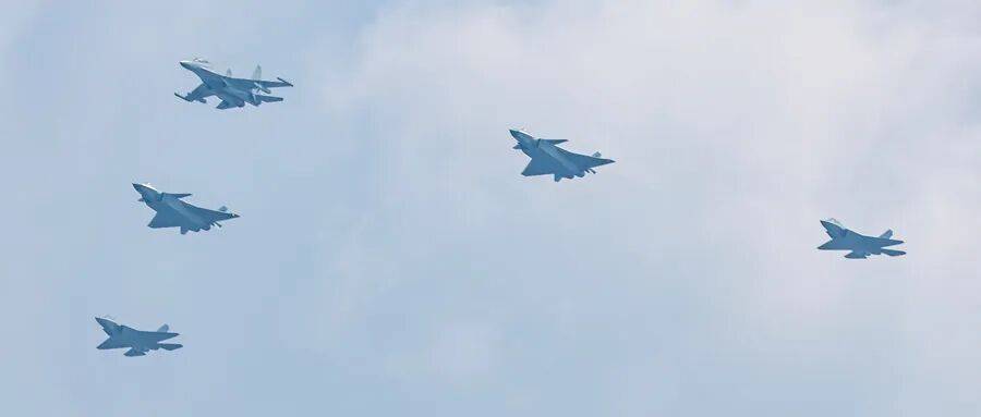 歼-20S亮相背后<strong></p>
<p>币安app下载</strong>，成都这个地方有多“硬核”？