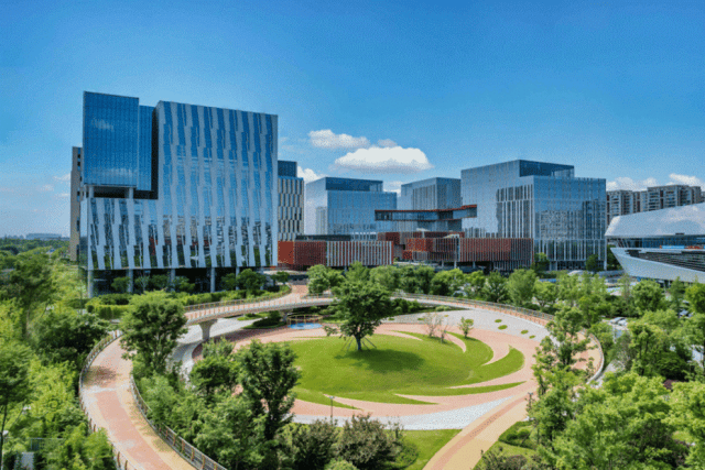 歼-20S亮相背后<strong></p>
<p>币安app下载</strong>，成都这个地方有多“硬核”？