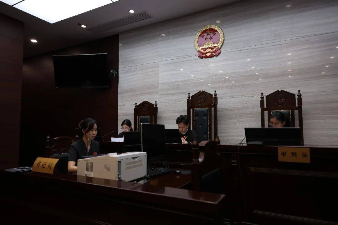 母亲病逝<strong></p>
<p>币安app下载</strong>,生父不明,留下一双女儿谁来监护?八旬外祖父诉至法院:我来!