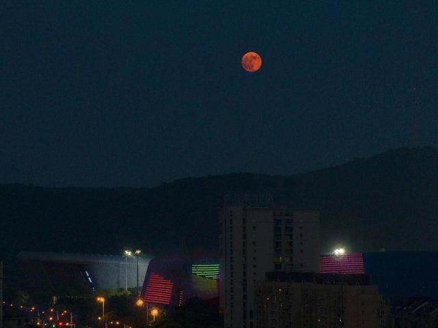 刷屏朋友圈<strong></p>
<p>币安binance官网</strong>！“红月亮”高清大图来了