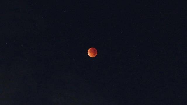 刷屏朋友圈<strong></p>
<p>币安binance官网</strong>！“红月亮”高清大图来了