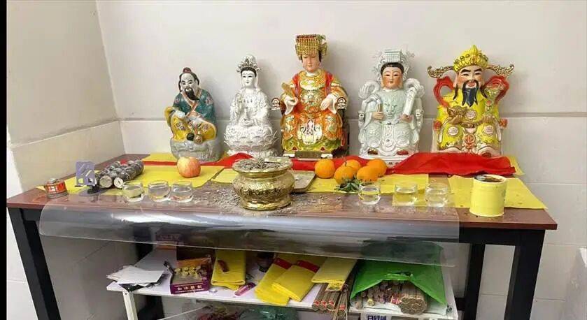 男子自称“玉皇大帝”<strong></p>
<p>币安币</strong>，奸淫妇女10人，敛财超500万元