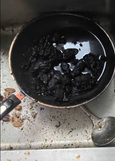 男子炖鸡后回卧室倒头就睡<strong></p>
<p>币安app</strong>，醒来身边站满消防员……