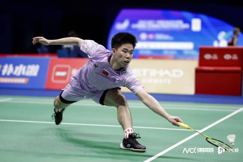 中国羽毛球大师赛于深圳开拍，国羽首日7战4胜