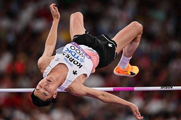 田径世锦赛|男子跳高屈居亚军<strong></p>
<p>币安官网网址</strong>,禹相赫就是韩国田径的门面