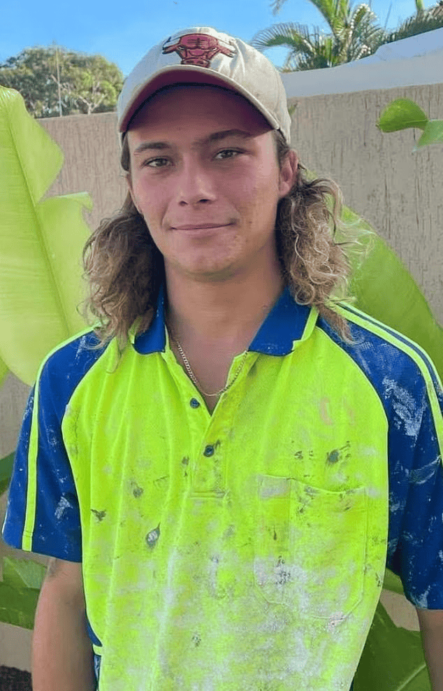 23岁澳大利亚1米78男子淹死在印尼1米5深泳池，遗体送回国心脏丢失，出现多处割伤和瘀痕