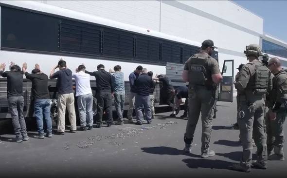 金钟：一旦特朗普掌握了这个“撒手锏”<strong></p>
<p>币安交易所下载</strong>，影响将远超议息会议决策