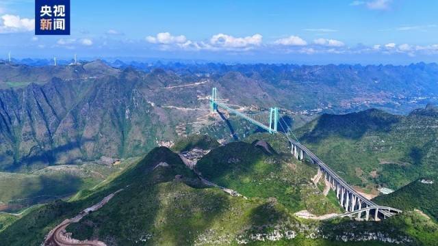 大国工程+1<strong></p>
<p>安币</strong>！世界第一高桥花江峡谷大桥今日通车