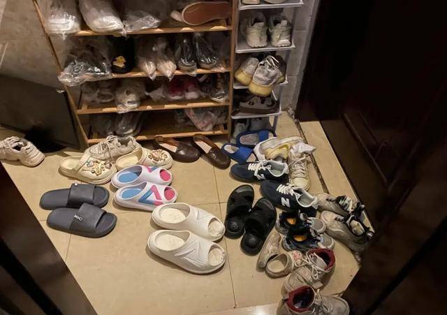 物业“不让门口放鞋子”<strong></p>
<p>币安老板</strong>,门口放鞋柜违法吗?