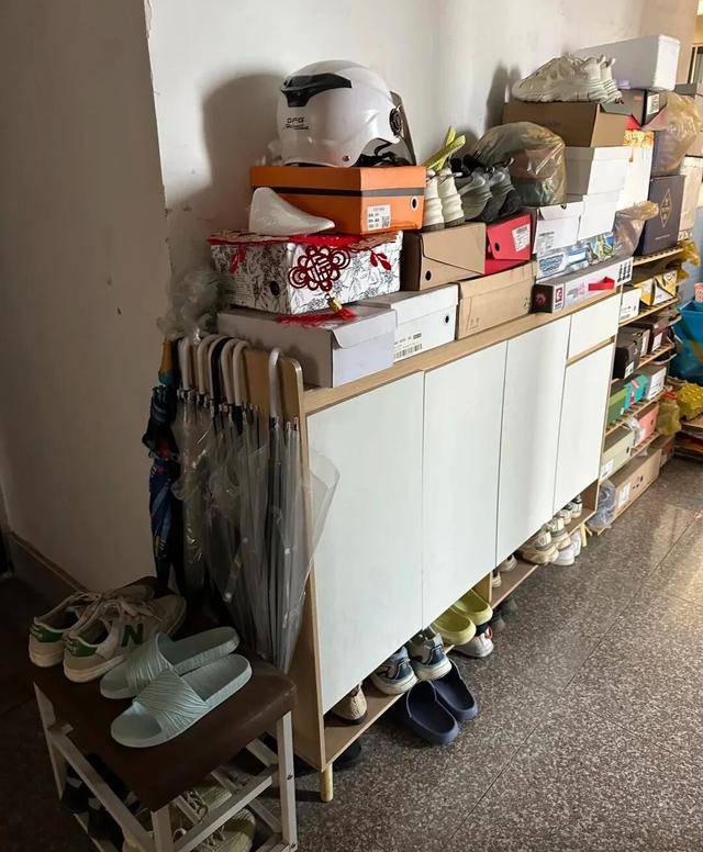 物业“不让门口放鞋子”<strong></p>
<p>币安老板</strong>,门口放鞋柜违法吗?