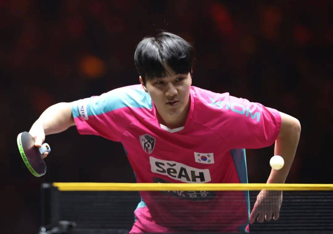 王艺迪完胜桥本<strong></p>
<p>币安交易平台</strong>，向鹏挺进8强 | WTT中国大满贯单打