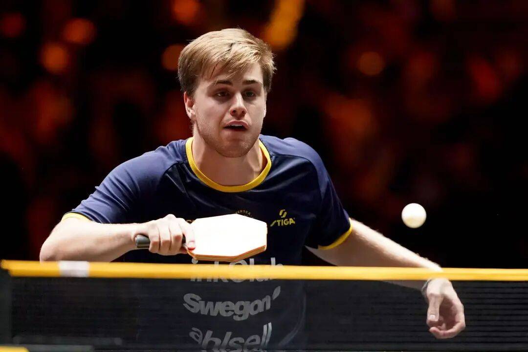 王艺迪完胜桥本<strong></p>
<p>币安交易平台</strong>，向鹏挺进8强 | WTT中国大满贯单打