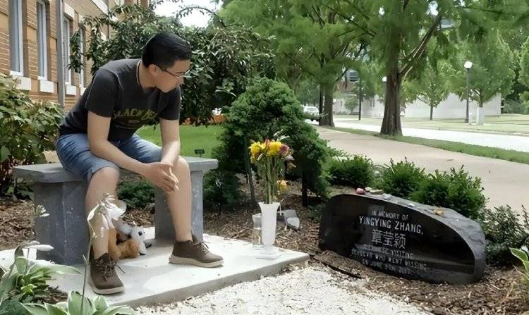 章莹颖男友国庆探望章父并协助直播<strong></p>
<p>币安交易平台</strong>,网友劝其早点结婚,本人回应