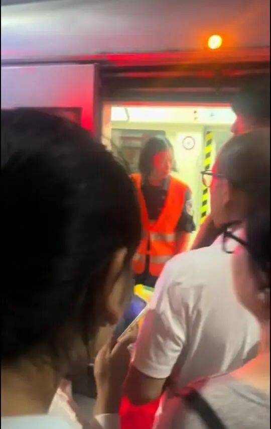 大连地铁发生故障停运一小时<strong></p>
<p>币安交易平台</strong>,目击者称看到120和警车,工作人员否认列车和人相撞,故障原因在落实中