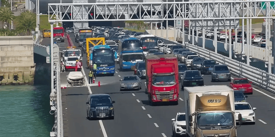 粤B·97821D、粤Z·AG85澳、粤T·91736<strong></p>
<p>币安网址</strong>，你们被拍下来了！