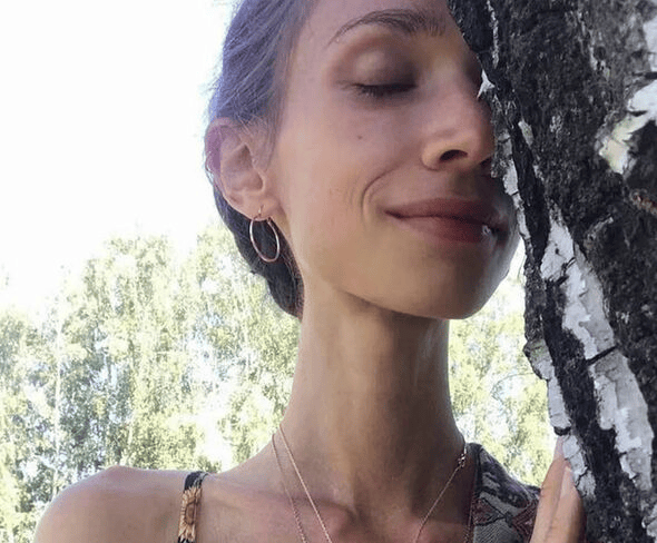 坚持只吃水果8年<strong></p>
<p>币安网址</strong>,27岁波兰女子巴厘岛酒店去世:体重仅22公斤,指甲变黄牙齿腐烂