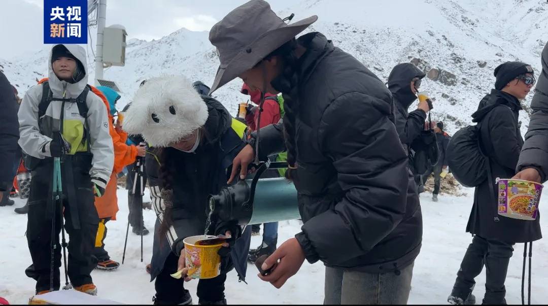 珠峰景区游客被困最新进展：已有350名游客获救<strong></p>
<p>币安网址</strong>，其余200多名游客已全部取得联系