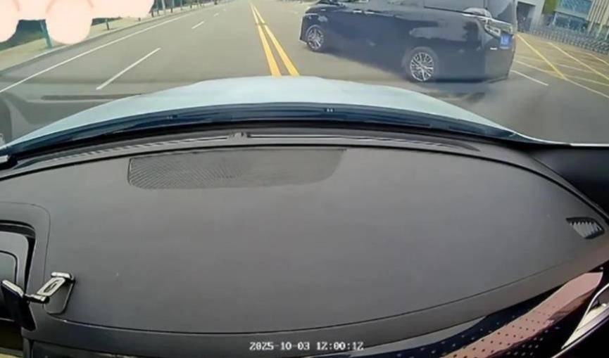 婚庆司机恶意别车后谎称自己是公安人员<strong></p>
<p>币安网址</strong>,涉嫌危险驾驶罪被采取刑事强制措施,律师:或被判处拘役并罚款