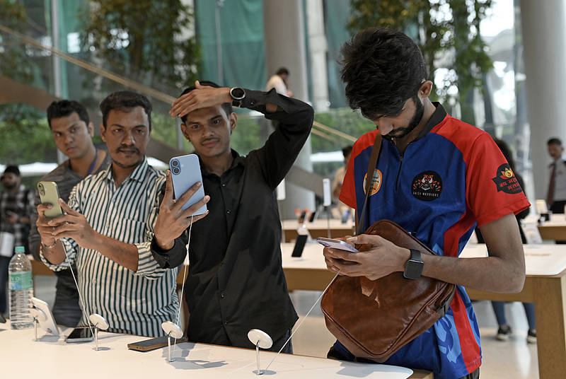 印度政府被曝正积极鼓励海外印度人回国<strong></p>
<p>币安交易所官网</strong>,但想让这些人从美回国绝非易事