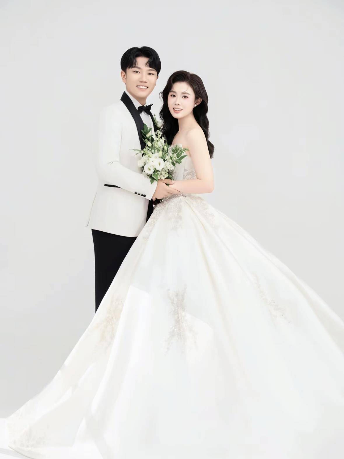 “千万富翁”解克锋儿子解清帅将举办婚礼<strong></p>
<p>币安链</strong>,解克锋:很开心,邀请了部分寻亲家长参加