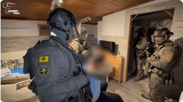 凯特患癌竟因辉瑞疫苗？伦敦4万被盗手机直飞香港<strong></p>
<p>币安链</strong>，比贩毒暴利产业链曝光…