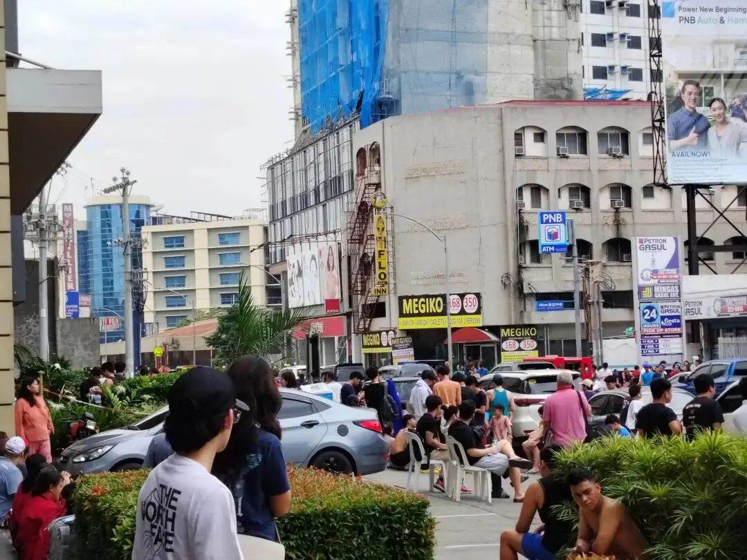 在菲华人亲历7.6级强震:震感强烈<strong></p>
<p>币安官网下载</strong>,有女生被吓哭|鱼眼·热点