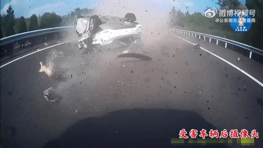 “我撒谎天打雷劈！”男子高速突然强行变道致翻车<strong></p>
<p>币安官网下载</strong>，反诬赖对方