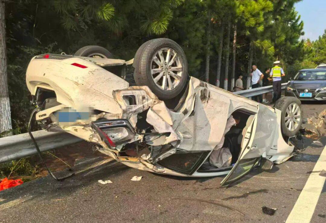 “我撒谎天打雷劈！”男子高速突然强行变道致翻车<strong></p>
<p>币安官网下载</strong>，反诬赖对方