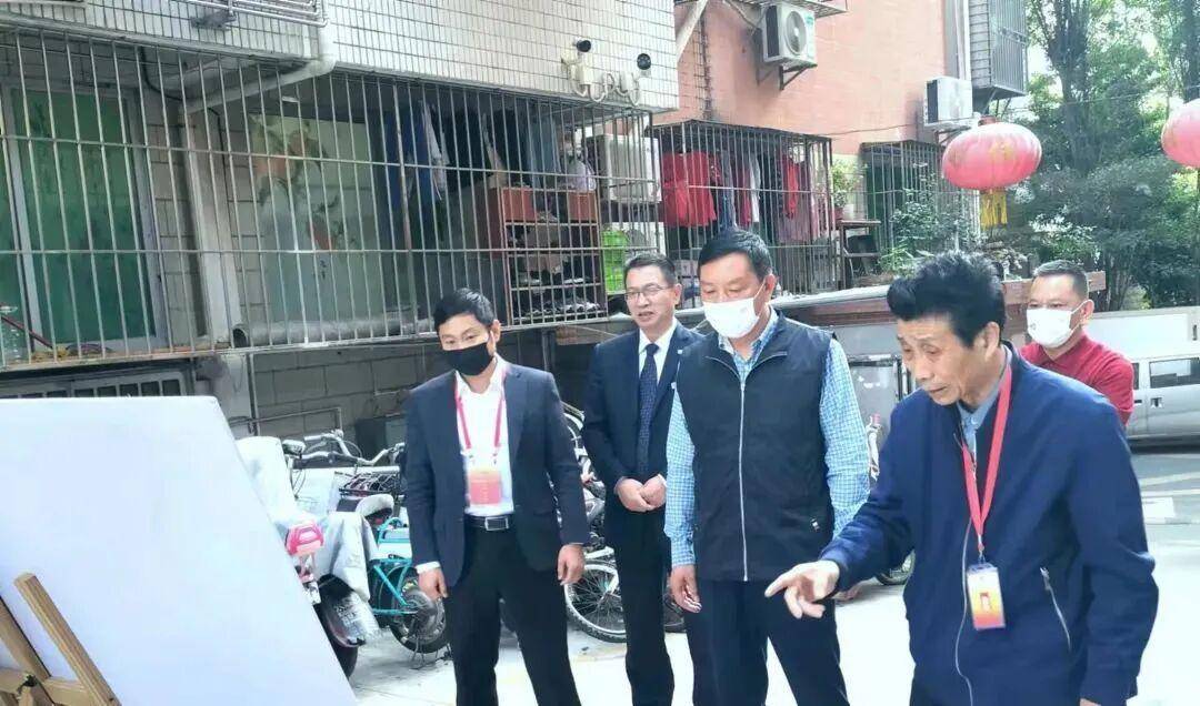 深圳一小区电动车管理引担忧<strong></p>
<p>安币网官网</strong>，部门责令整改后，记者实探