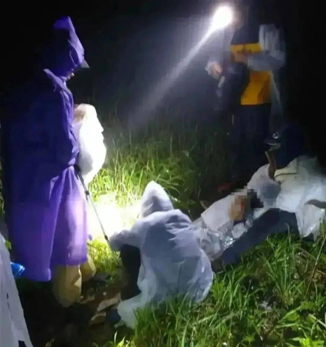 93岁老人进山失联<strong></p>
<p>安币官网</strong>,两天后发现他倒挂在树杈上苦撑……