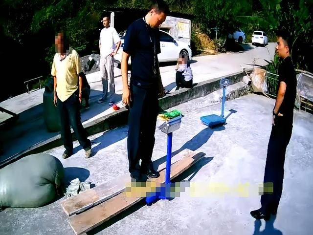 100斤玉米上秤秒变60斤？贵州一村民遭“鬼秤”骗粮！民警出手<strong></p>
<p>币安网站</strong>，5人被拘